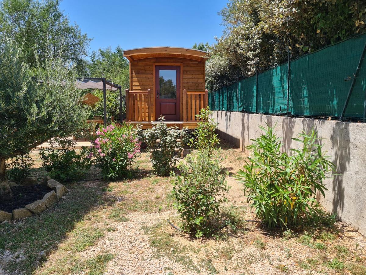 Tiny House Roulotte Villa Cuges-les-Pins Exterior foto